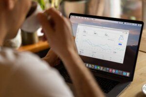 Information that minimizes risks